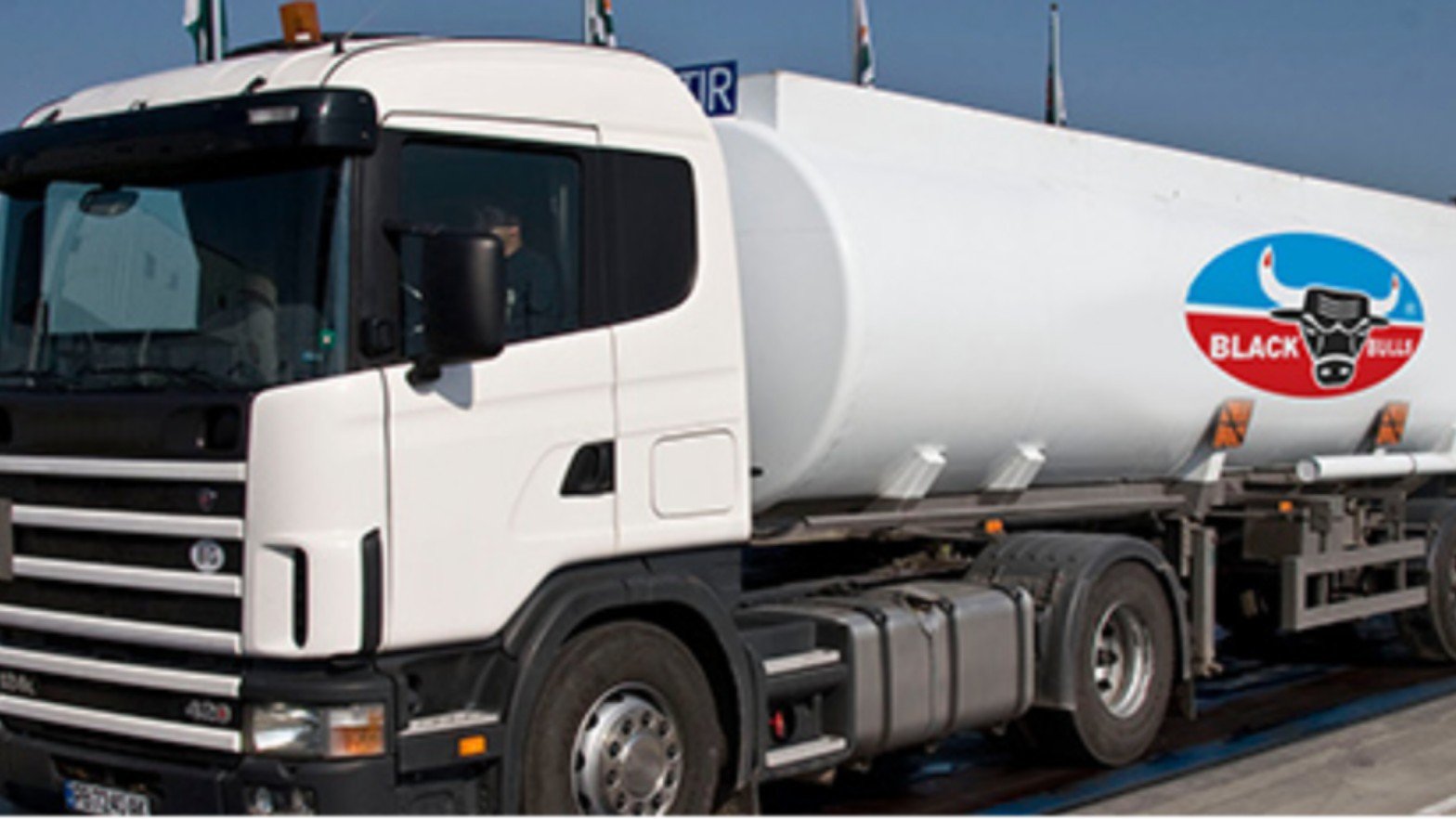 Engine oil Supply